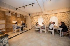 guest-having-meal